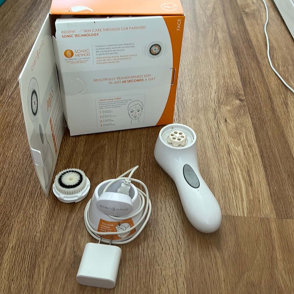 Clarisonic Mia 3 charger cord face washer brush sold out unavailable beauty skin
